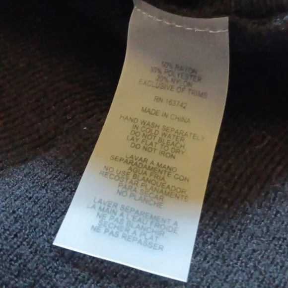 Liv Milano Beaded Heart VNeck Long Sleeve Sweater Soft Slouchy Black White Large - Picture 6 of 8